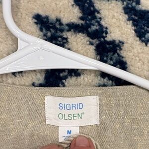 Sigrid Olson Med Top NWOT